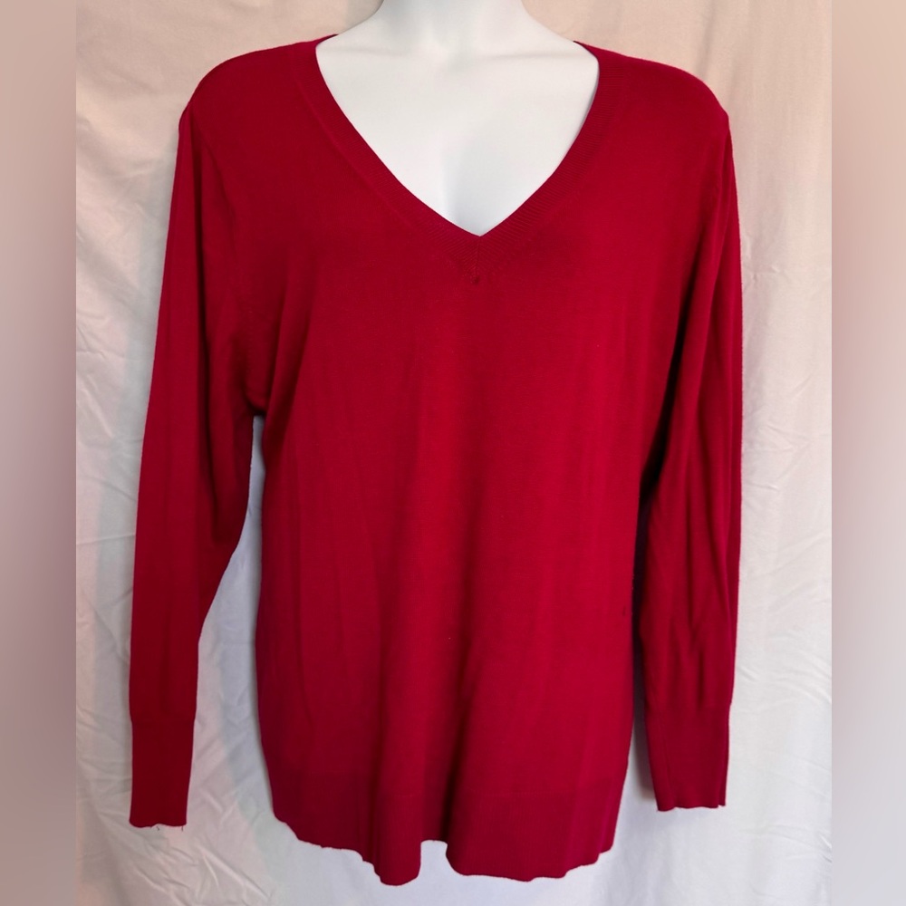Ava & Viv plus size Sweater.  Red. Size 4X. V neck.